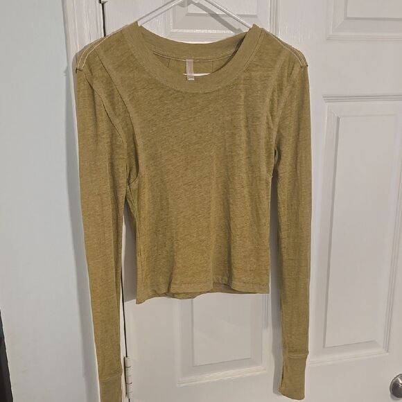Green Fitted Crop Long Sleeve Tee - Picture 2 of 8